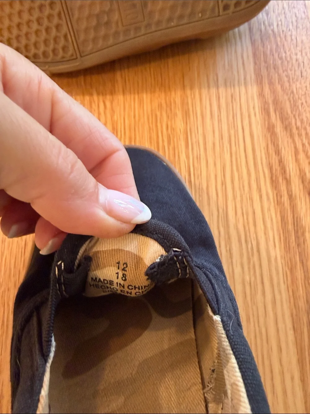 Old Navy Black Slip-On Kids Dress Shoes with Brown Soles size 12